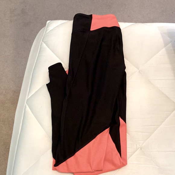 Under Armour leggings size small - Picture 2 of 2